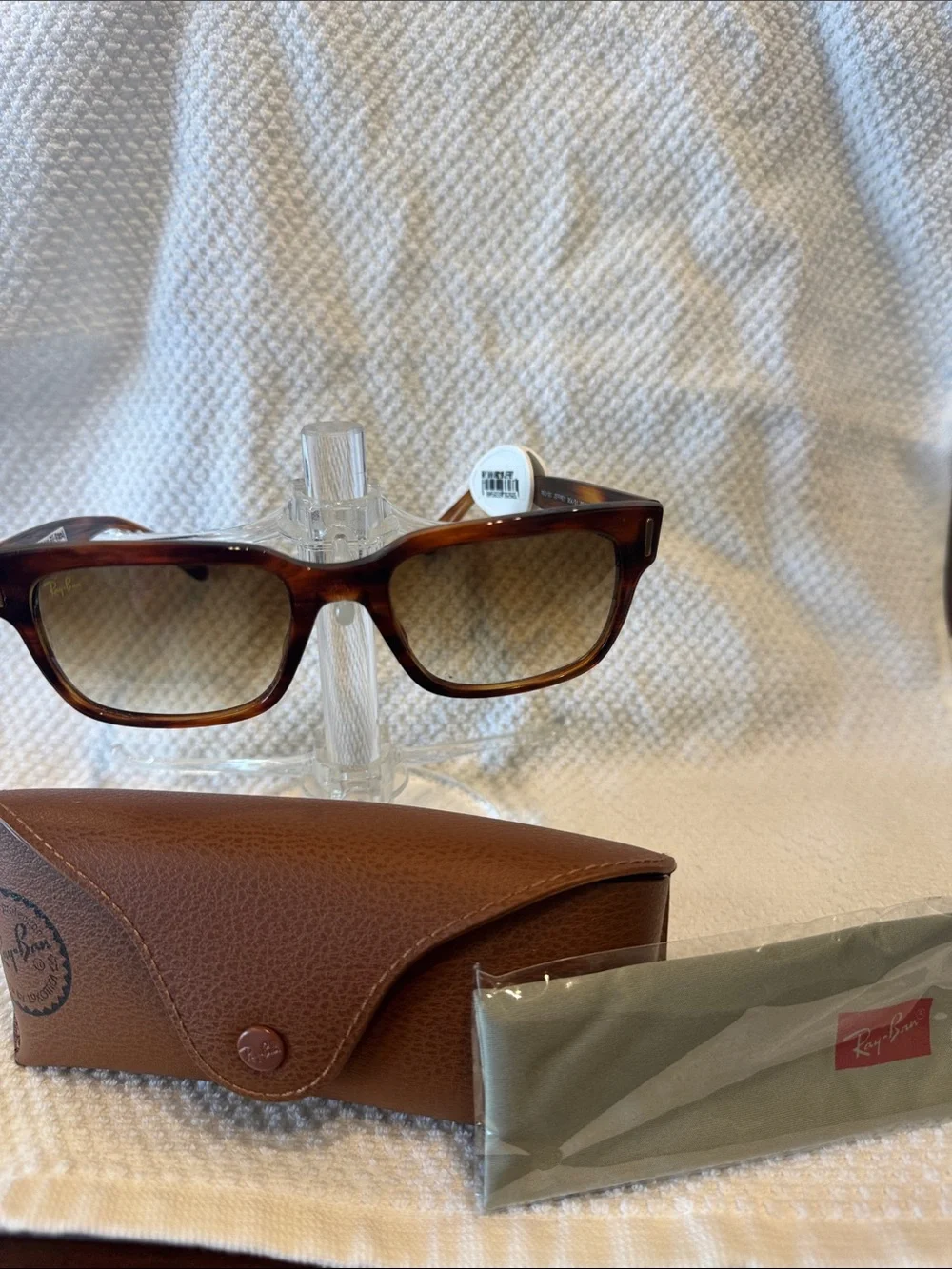 RARE Ray-Ban 2190Brown Tortoiseshell Rectangular Sunglasses with Gradient Lenses